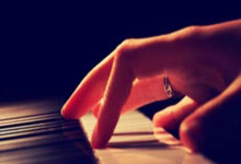 紧逼进攻招呼得当，球队锐不可挡