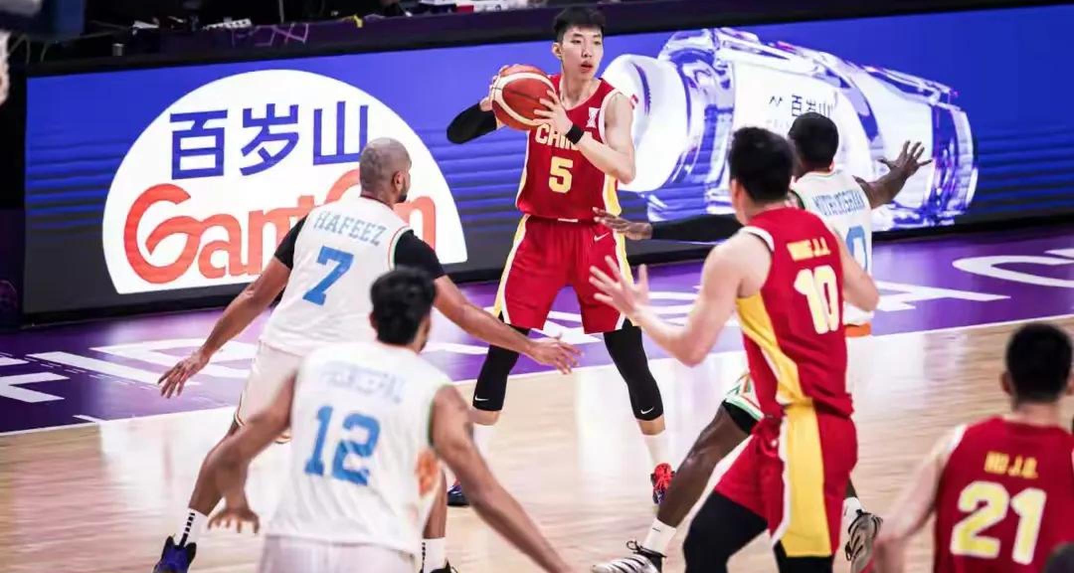 黑龙江男篮战胜对手，球员表现亮眼