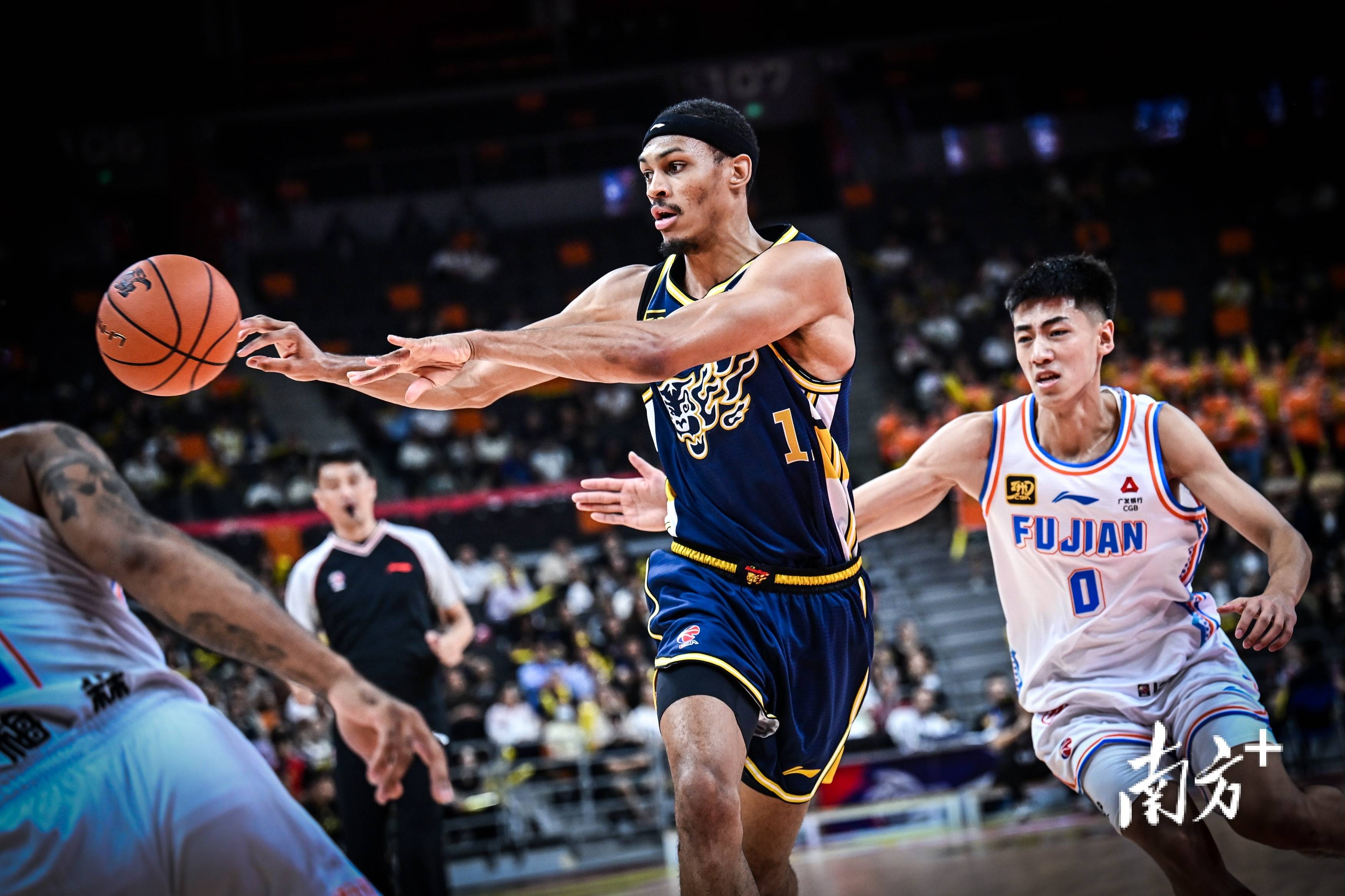 福建队在比赛中表现出众，夺得关键胜利