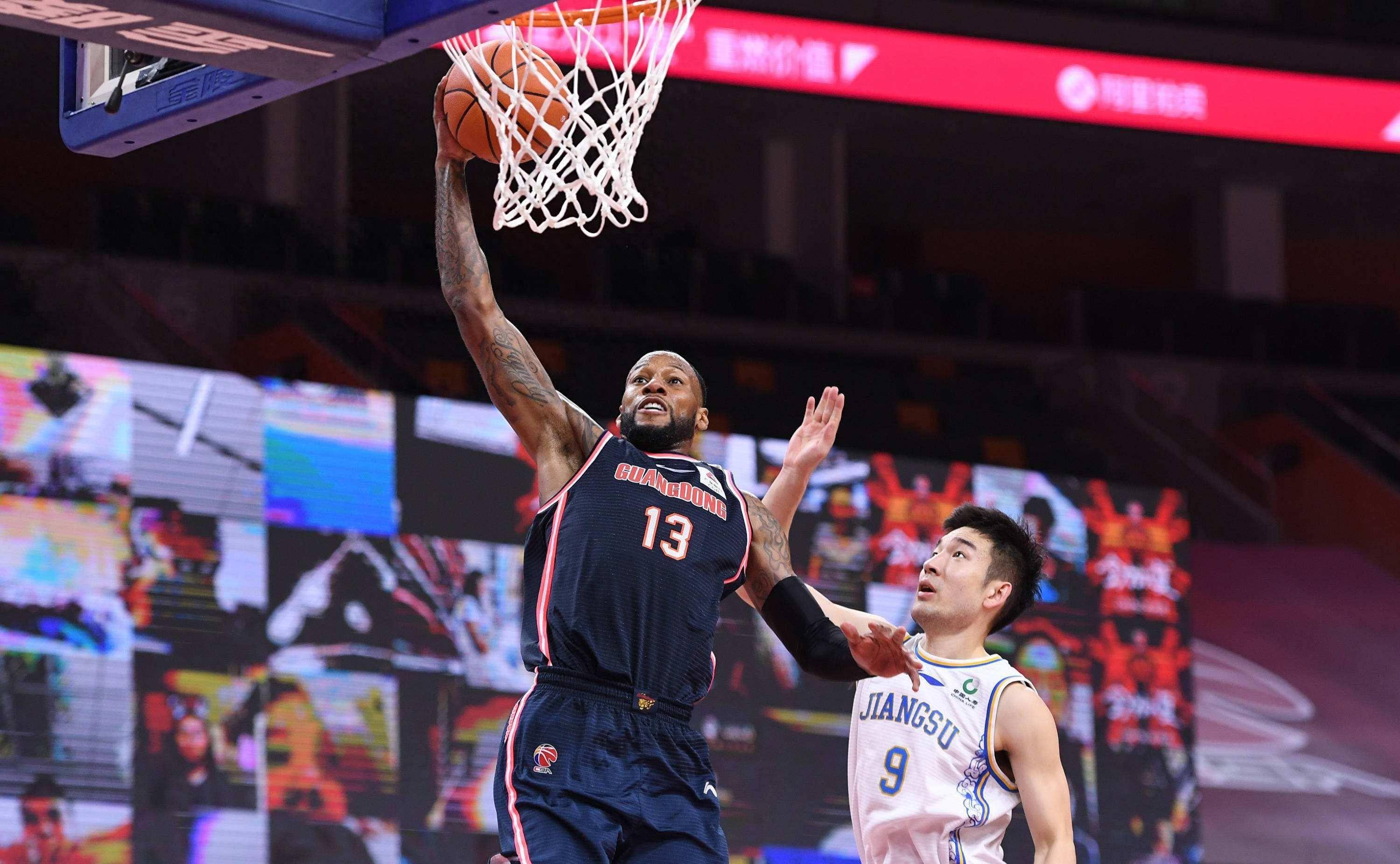 九游娱乐官网登录网址-特批球员登场比赛，队友合作默契