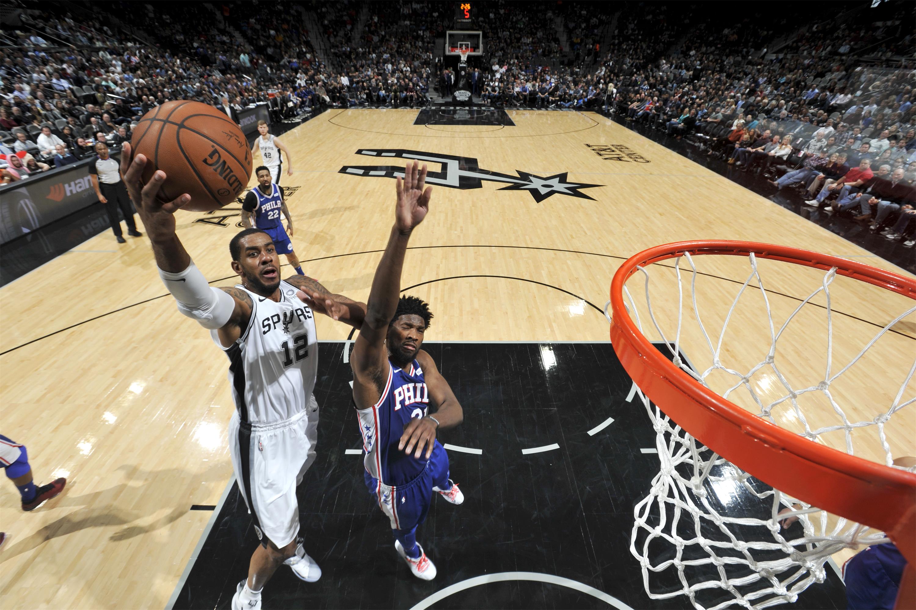 关于马刺主场力克老鹰，德罗赞全场得分独造分的信息