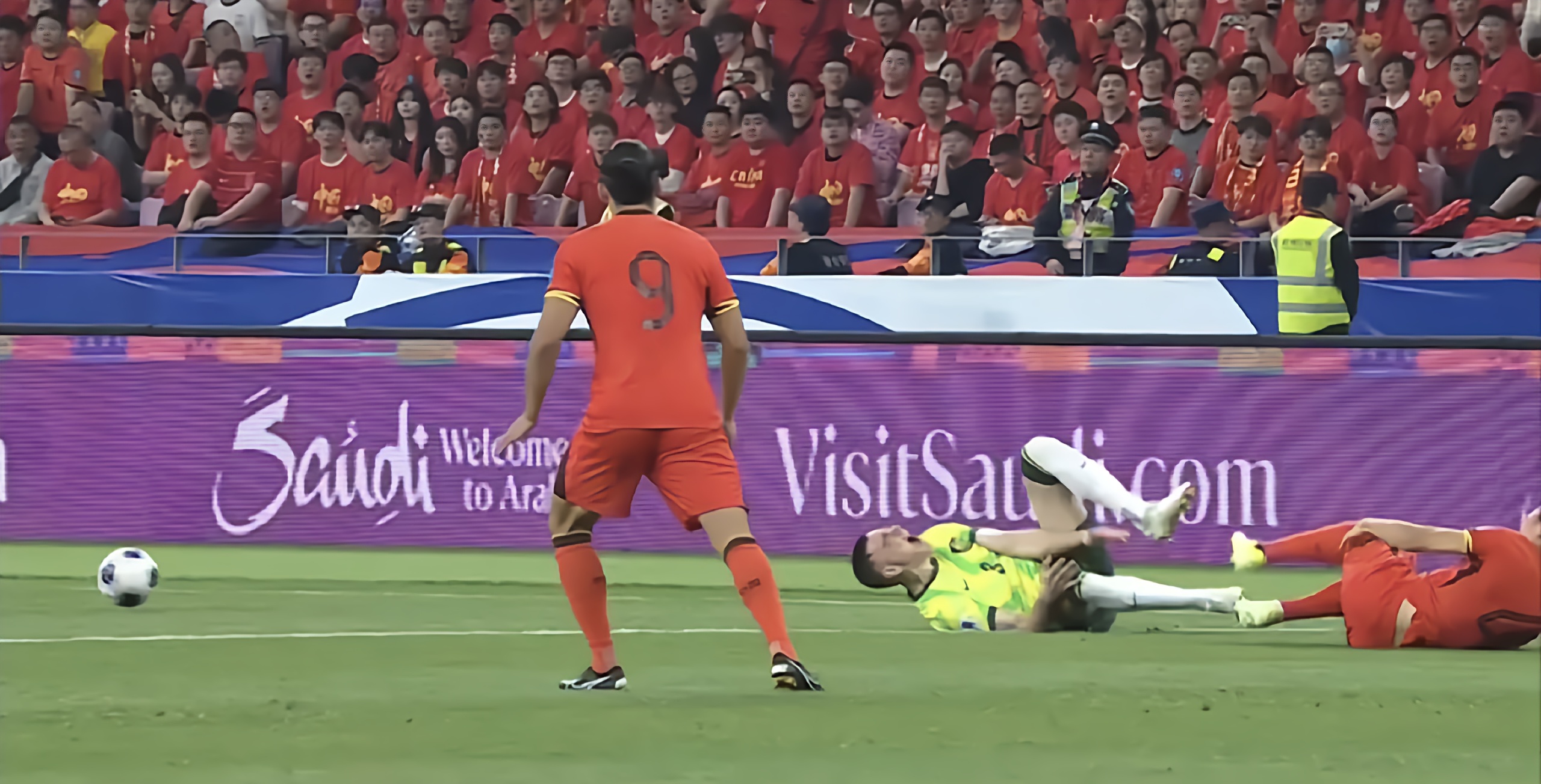 塞尔维亚队在比赛中遭遇对手反扑