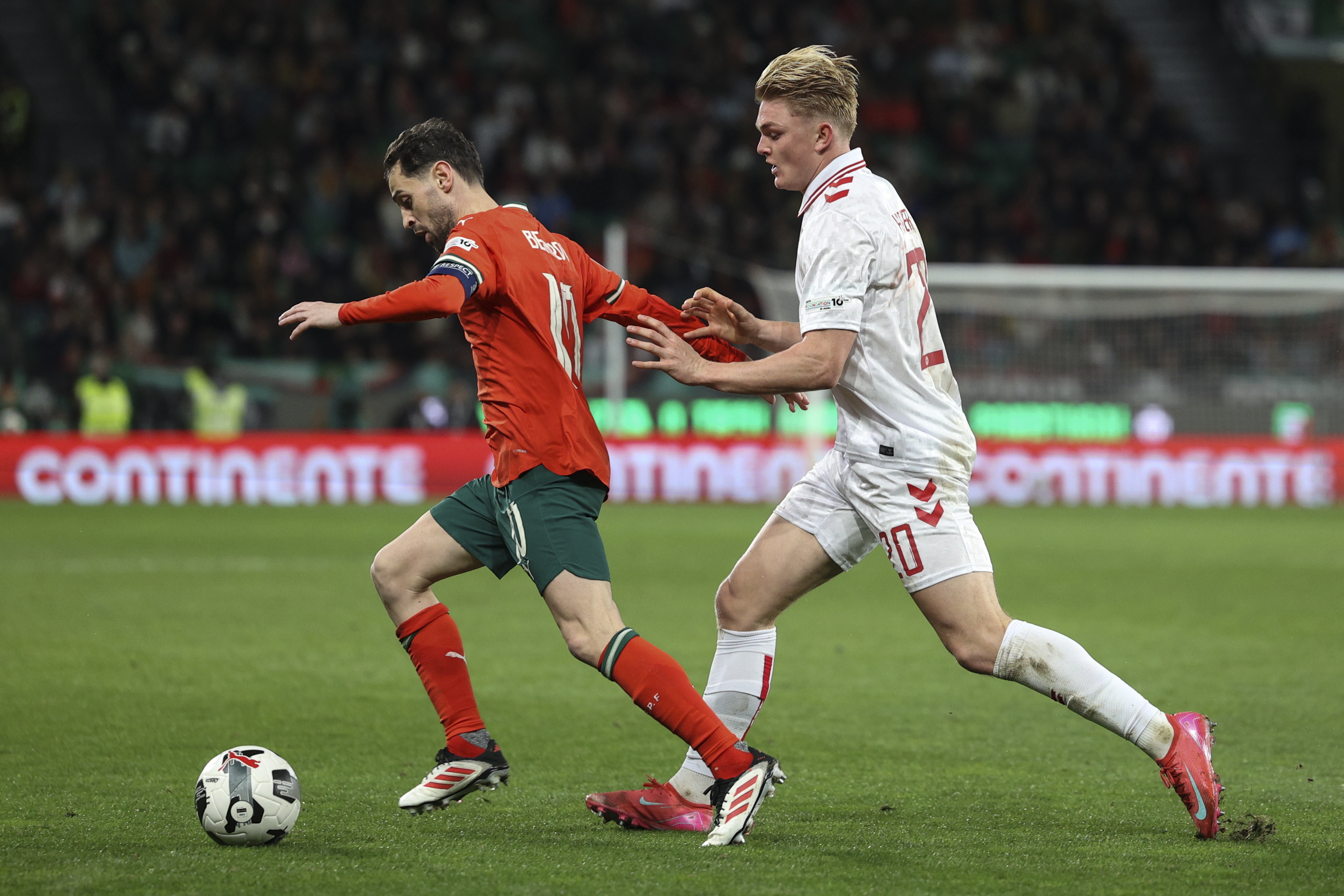 欧国联竞争激烈，球队备战全力以赴的简单介绍