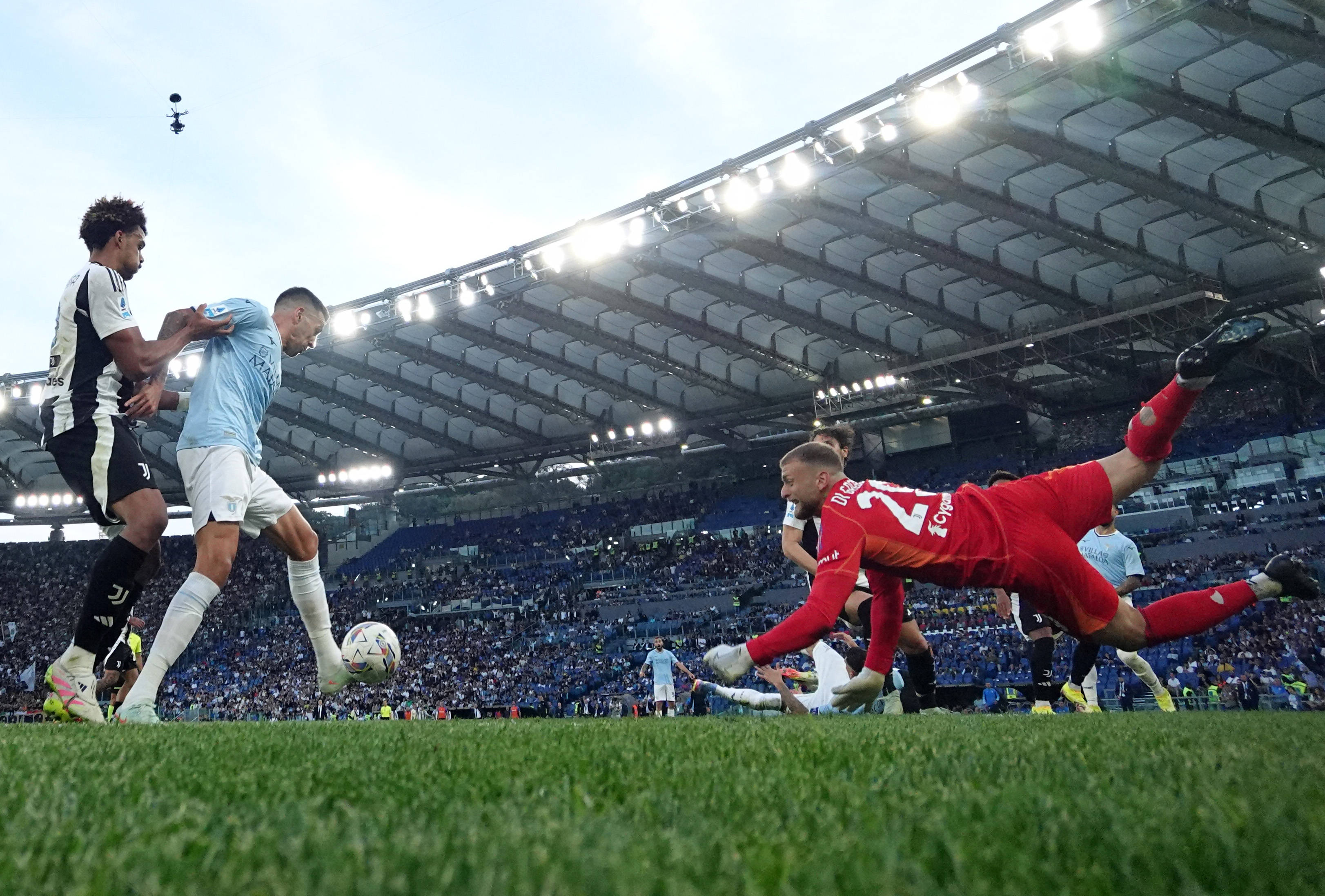 九游娱乐竞技-尤文图斯队在意甲比赛中失利遭遇阻击
