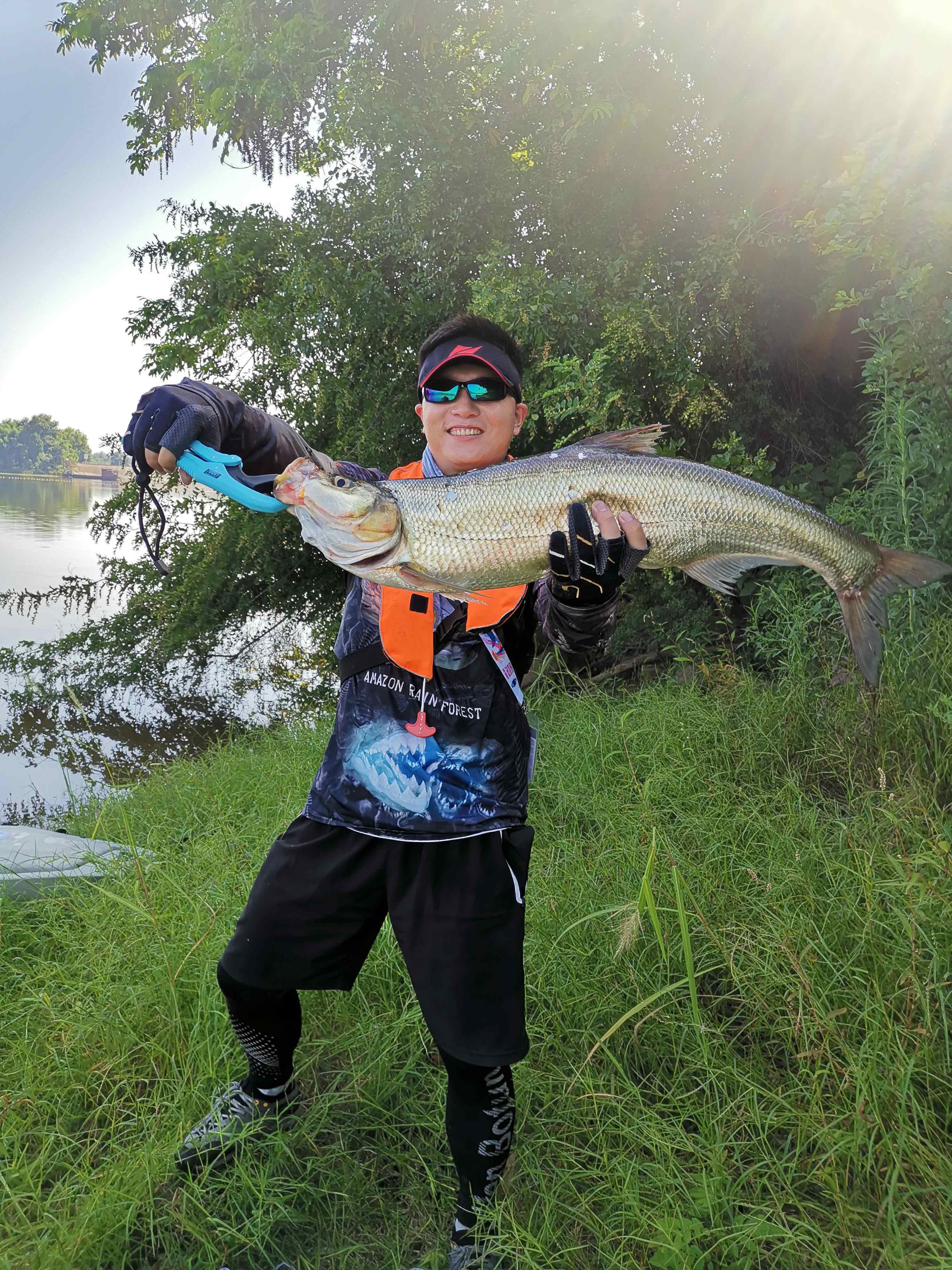 九游娱乐视频-科威特选手勇夺钓鱼比赛冠军