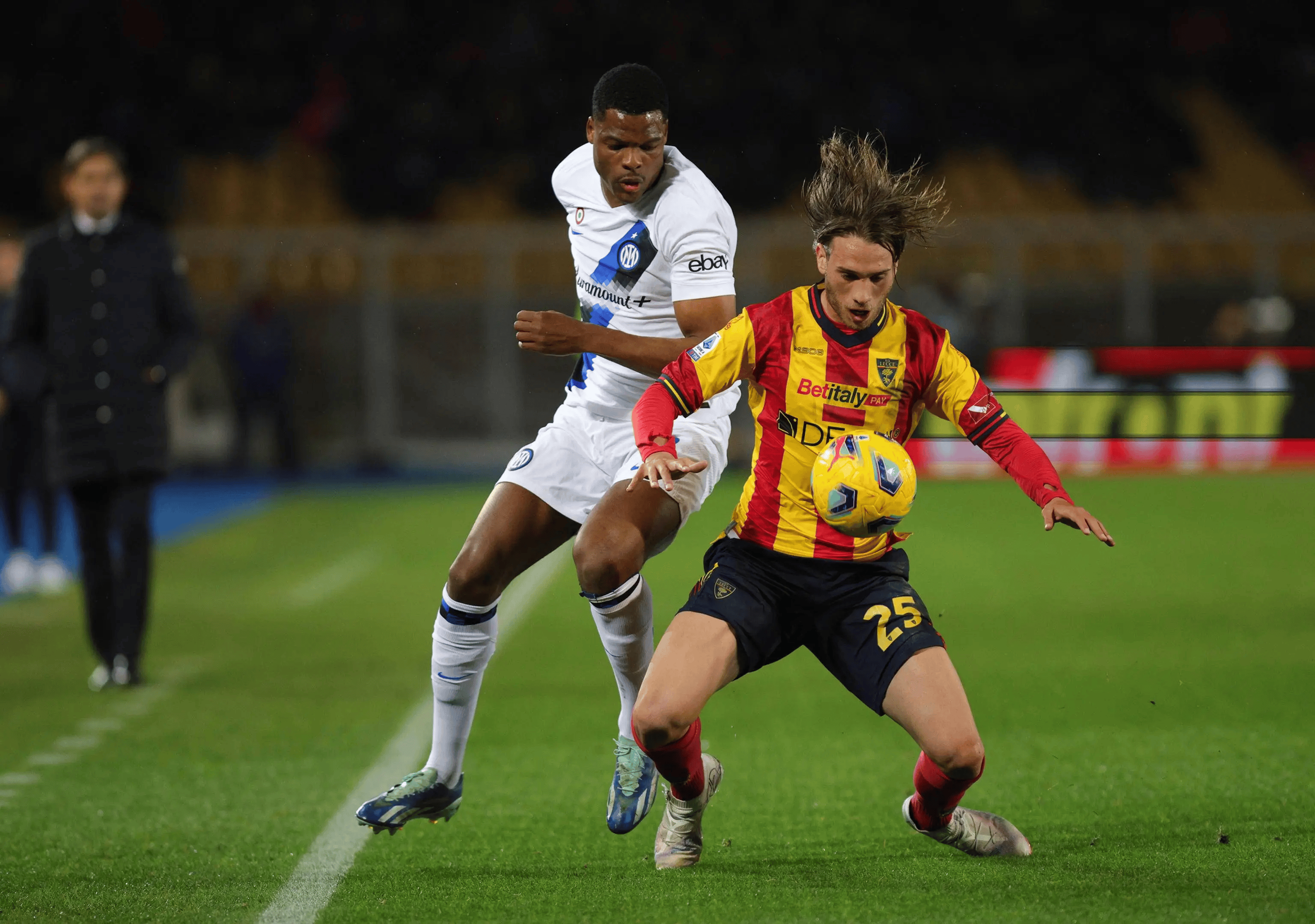 九游娱乐投注-AC米兰惨遭绝杀,客场之行遭遇困境的简单介绍