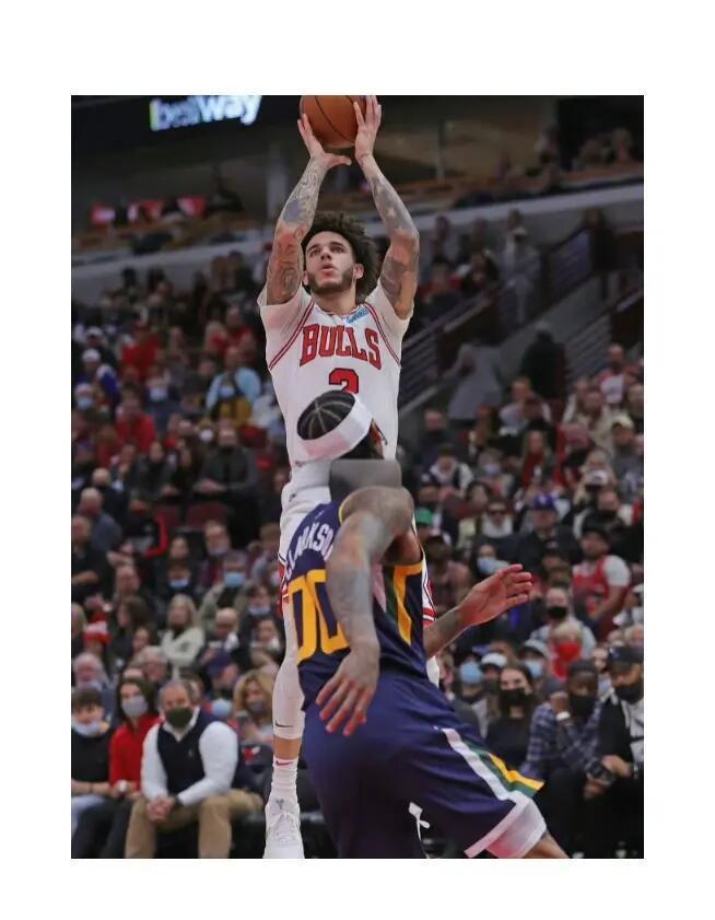 九游娱乐网站入口-公牛主力球员发威，轻取对手晋级季后赛