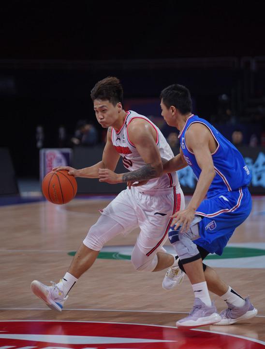 江苏队客场战胜山西队，开门红