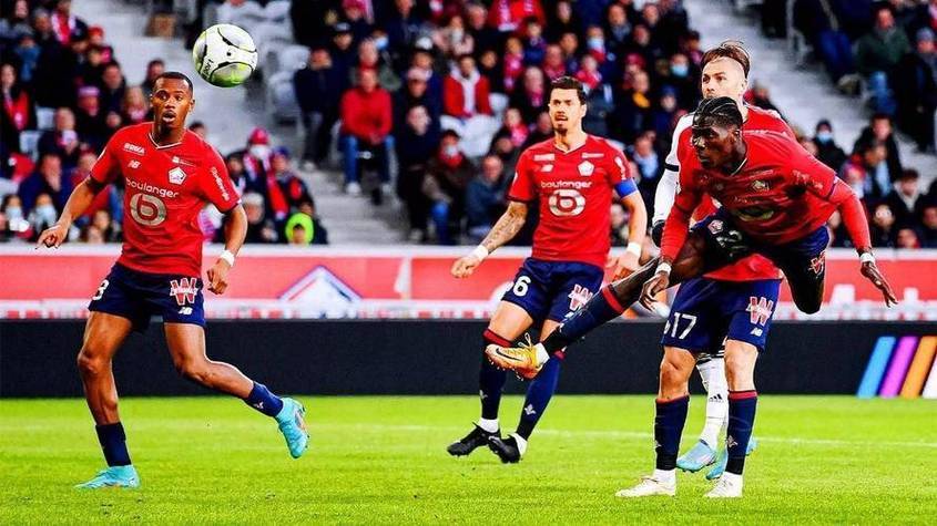 雷恩击败对手，疯狂庆祝胜利