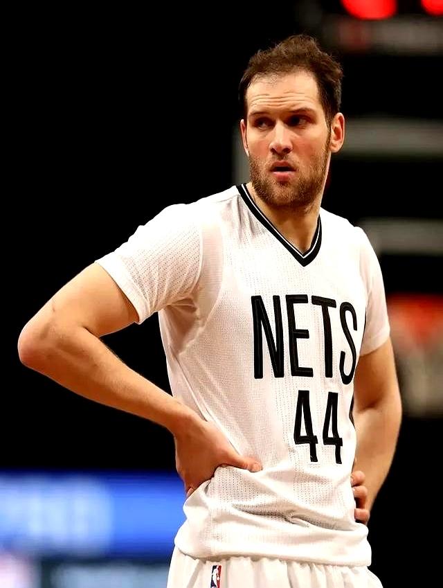 诺里奇后卫因伤退出下一场比赛的简单介绍