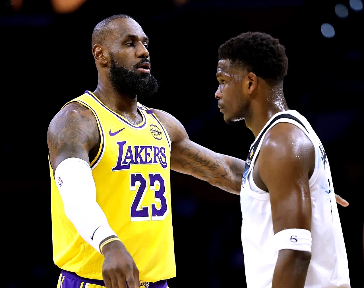 老鹰不敌骑士，詹姆斯状态回勇