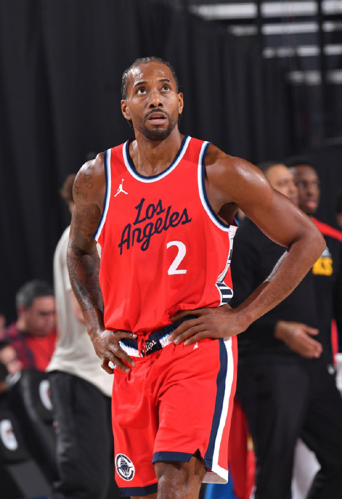 关于猛龙力克步行者，伦纳德27分8篮板的信息