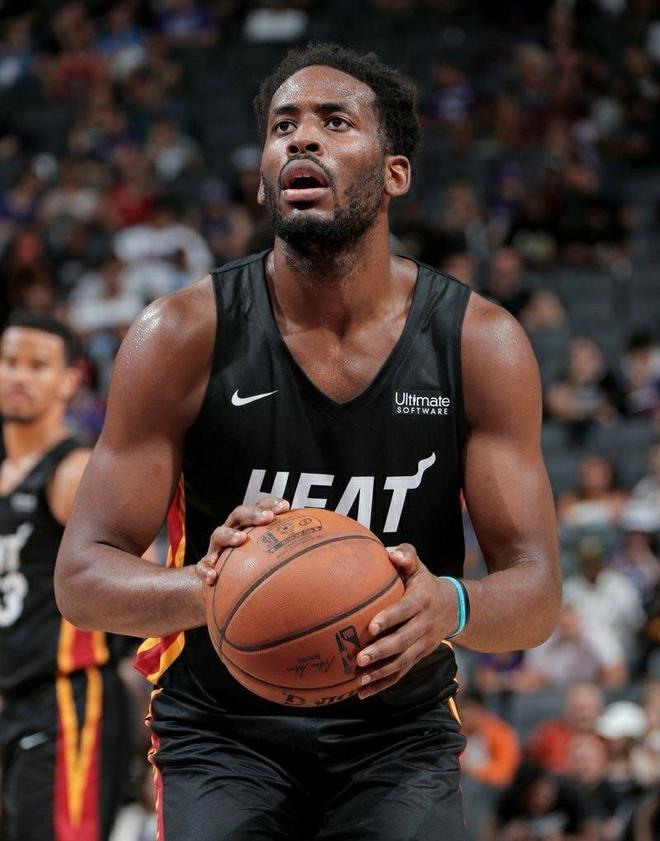 关于爵士胜马刺，收获三连胜的信息