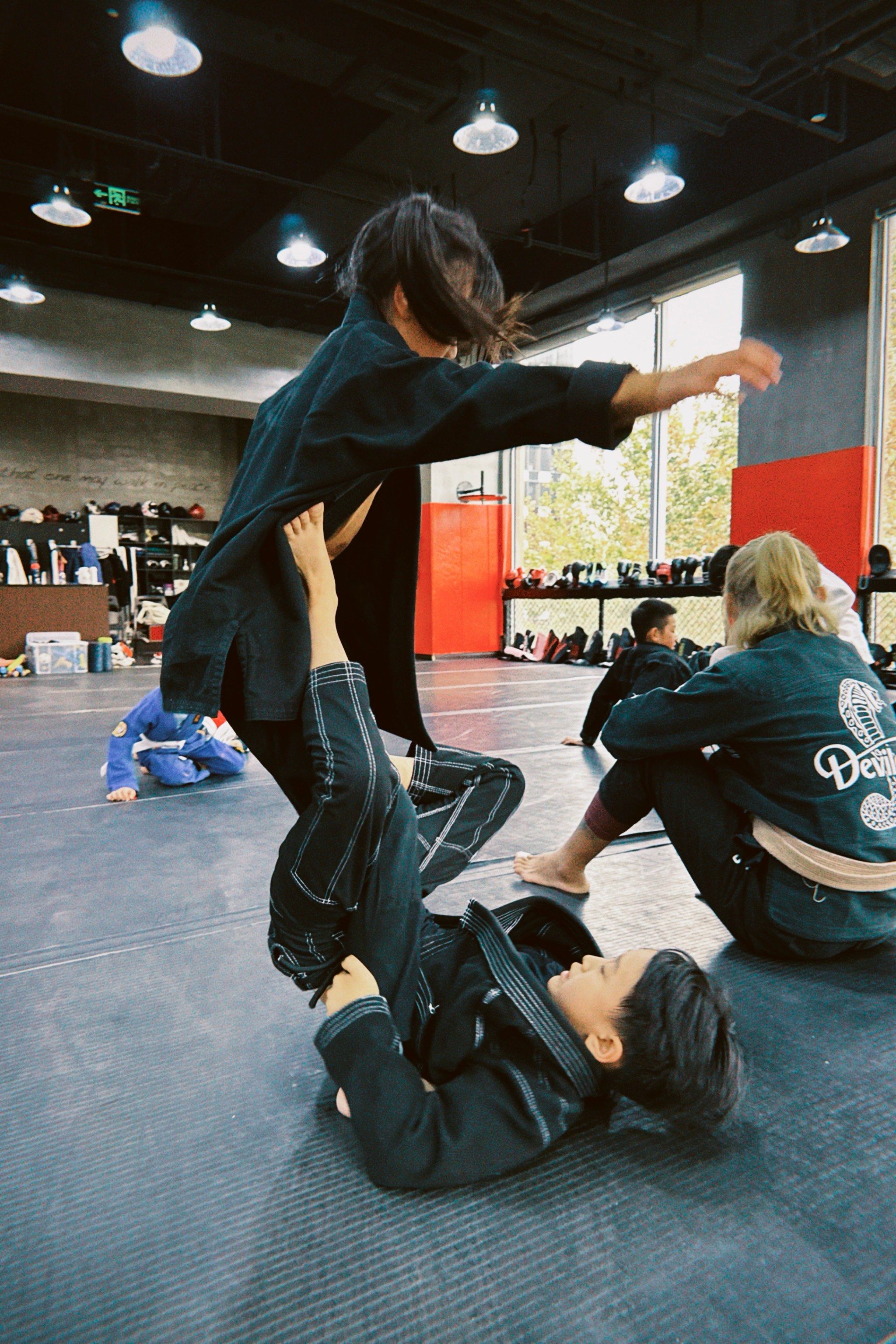 终极格斗:巴西柔术选手击败对手的简单介绍 终极格斗:巴西柔术选手击败对手的简单介绍